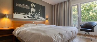 Make Your Trip More Enjoyable! Near Henriette Polak Museum and Stedelijk Museum