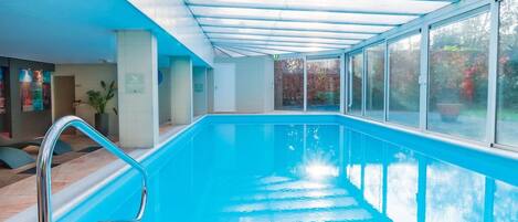 Piscine intérieure