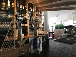 Bar (in der Unterkunft)