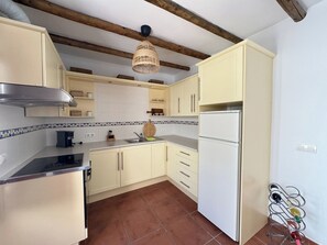 Paper towels - Cozy house in a picturesque white mountain village (Canillas de Albaida)