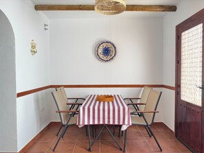 Dining - Cozy house in a picturesque white mountain village (Canillas de Albaida)