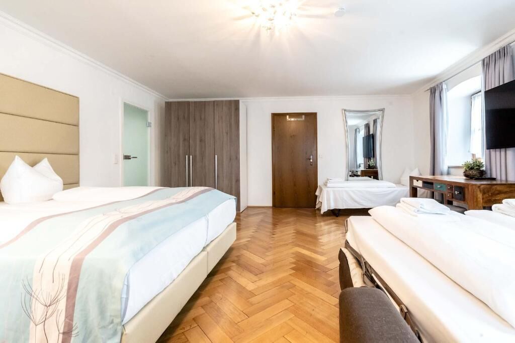 Family Studio, City View