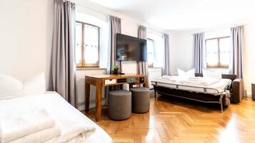 Family Studio, City View