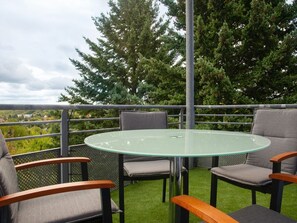 Outdoor dining - in Stadtrandlage mit guter Anbindung, sowie groß by Interhome (Dresden)