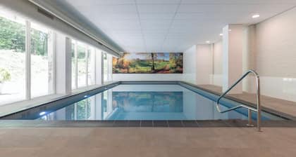 Your Relaxing Base for Outdoor and City Adventures! Indoor Pool, Onsite Dining!