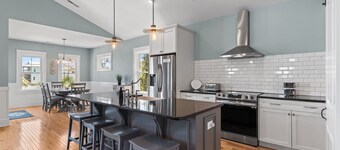 4BR Coastal Retreat | Sleeps 10 | Near Beach | Family-Friendly Getaway