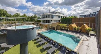 Everything You Need For The Perfect Vacation! Pools, Wellness Center!