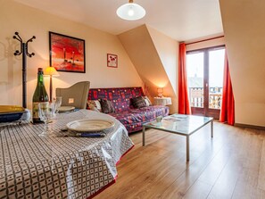 TV - Les Sylvestres by Interhome (Cabourg)