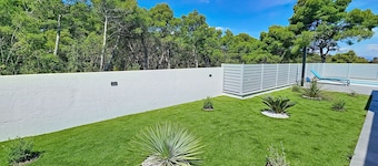 Aloa IV by Interhome