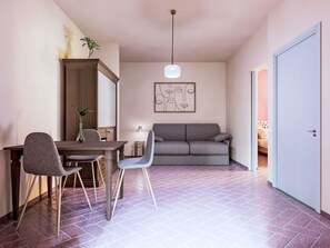 TV - Casale Bolgherese by Interhome (Bolgheri)