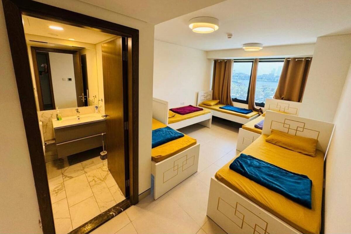 Shared Dormitory, Lake View