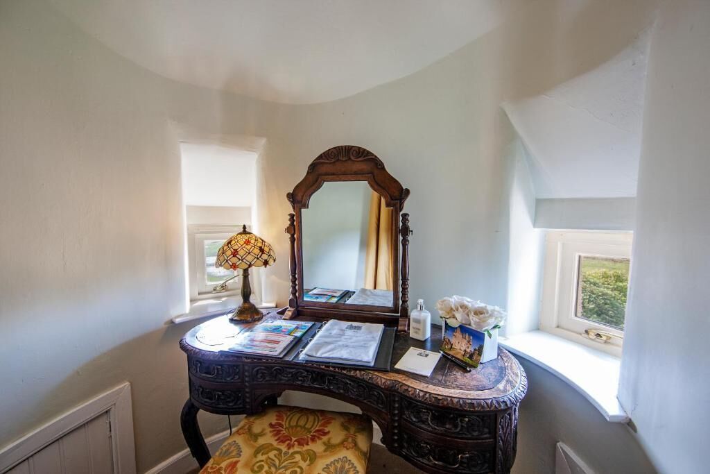 Deluxe Double Room, Lake View | Interior