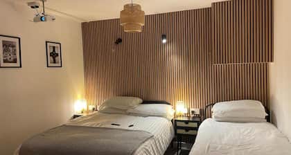 Manhattan Apartment near City Centre