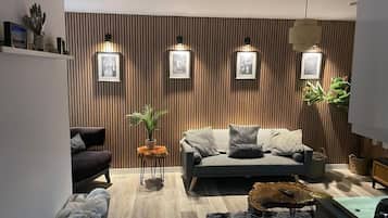 Condo, Multiple Beds, Non Smoking | Living area