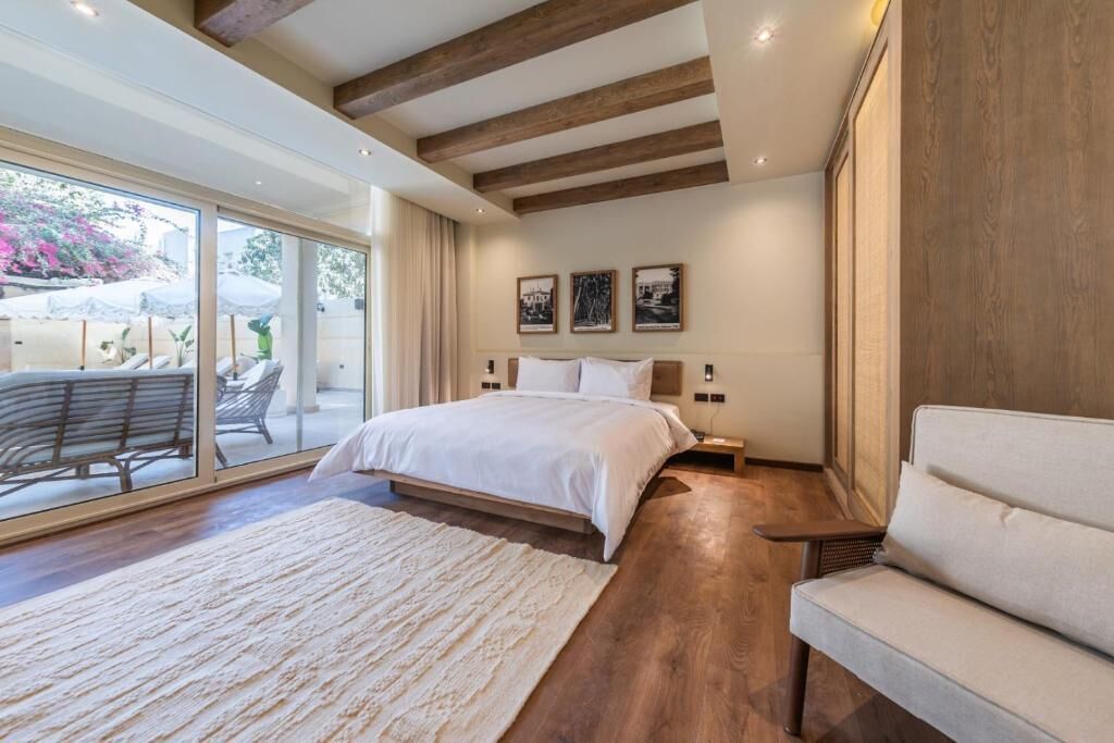 Deluxe Room, Pool View