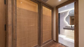 Double Room, Garden View | Interior