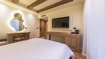 Superior Room | Minibar, desk, free WiFi