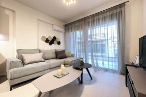 Living area - Athenean Gem Near Athens Metro Mall-B2 (Ilioupoli)
