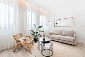 Living area - Matosinhos Beach Flat | Metro & Sea (Matosinhos)