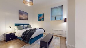 2 habitaciones, tabla de planchar con plancha, wifi y ropa de cama 