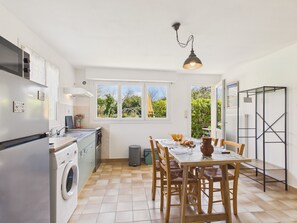 Fridge, microwave, oven, dishwasher - House for 4 with garden and terrace in a quiet area (Sarzeau)