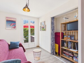 TV - House for 4 with garden and terrace in a quiet area (Sarzeau)