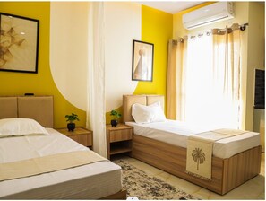Laptop workspace, free WiFi - C Suites Gilbert (Bengaluru)