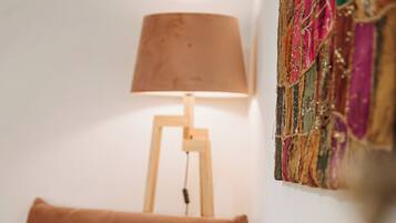 Tremannsrom – basic, bakgårdsutsikt | Innvendig