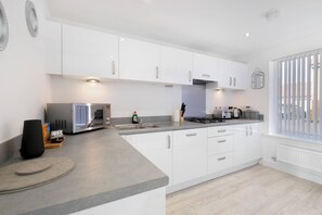 Private kitchen - Lux UK HP22 Kempster 51 (Aylesbury)