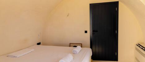 Luxury-Villa, Meerblick | Zimmersafe, schallisolierte Zimmer, Bügeleisen/Bügelbrett