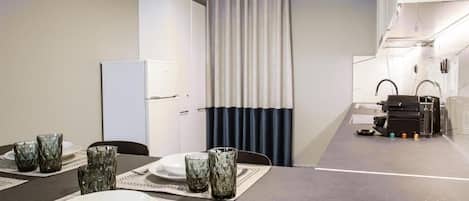 Luxury Apartment, Courtyard View | Dining