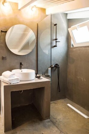 Bathroom - Living in Nafplio Luxury Apartments (Nafplio)