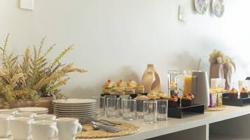 Free daily full breakfast