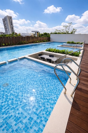 Pool - New Ocean 1BR near Mactan Airport / Pool & Rooftop Terrace (Lapu-Lapu)