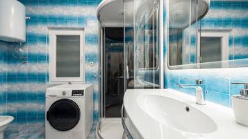 Standardlejlighed - udsigt til have | Badeværelse