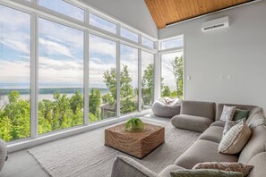 Living area - LE-BOTANISTE (Les Éboulements)