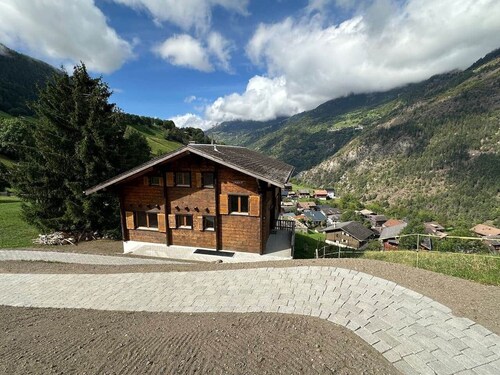 Swiss Chalet - upstairs apartment
