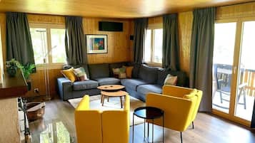 Fernseher, Kamin