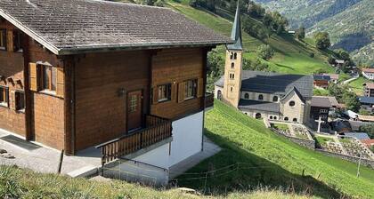 Swiss Chalet - upstairs apartment