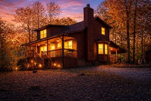 Exterior - Private Cabin in Blairsville/ Hot Tub/ Fire pit/ Large yard (Blairsville)