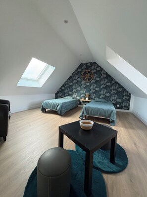 4 bedrooms, iron/ironing board, WiFi, bed sheets - Detached house (Douarnenez)