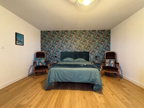 4 bedrooms, iron/ironing board, WiFi, bed sheets - Detached house (Douarnenez)