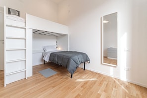 Room - Base dell'Avventura - Metro Manzoni (Rome)
