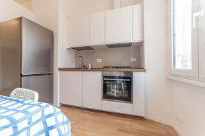 高级公寓, 庭院景观 | 私人厨房