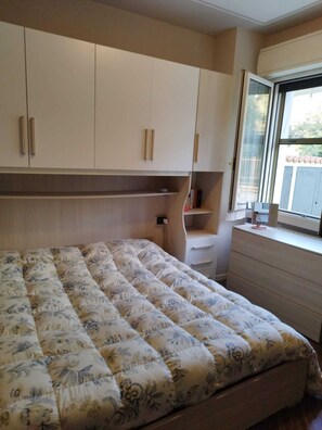 1 bedroom, free WiFi, bed sheets, wheelchair access - Apartment in Salò, just a stone's throw from the center (Salò)