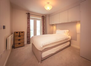 2 bedrooms, iron/ironing board, WiFi, bed sheets - Coastal Breeze - adults only apartment with sweeping sea views (Eastbourne)