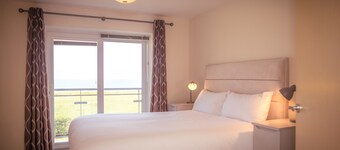 Coastal Breeze - adults only apartment with sweeping sea views