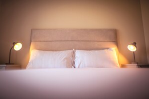 2 bedrooms, iron/ironing board, WiFi, bed sheets - Coastal Breeze - adults only apartment with sweeping sea views (Eastbourne)