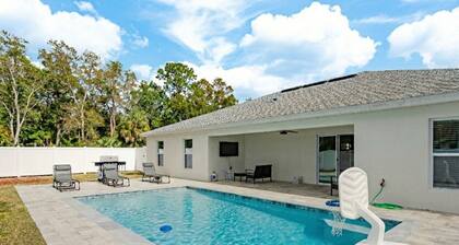 Sun Soaked Florida Retreat with Heated Pool