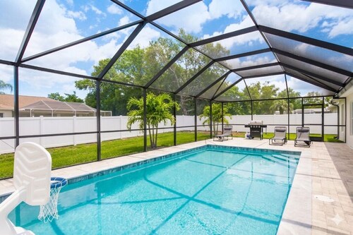 Sun Soaked Florida Retreat with Heated Pool